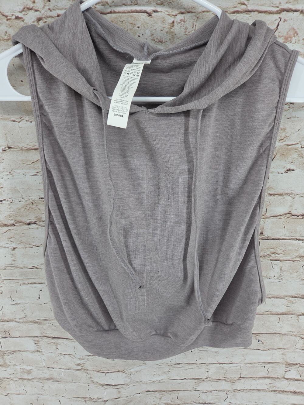 Halara Hooded Crop Top Size Large NEW Gray Tones Sleeveless Drawstring
